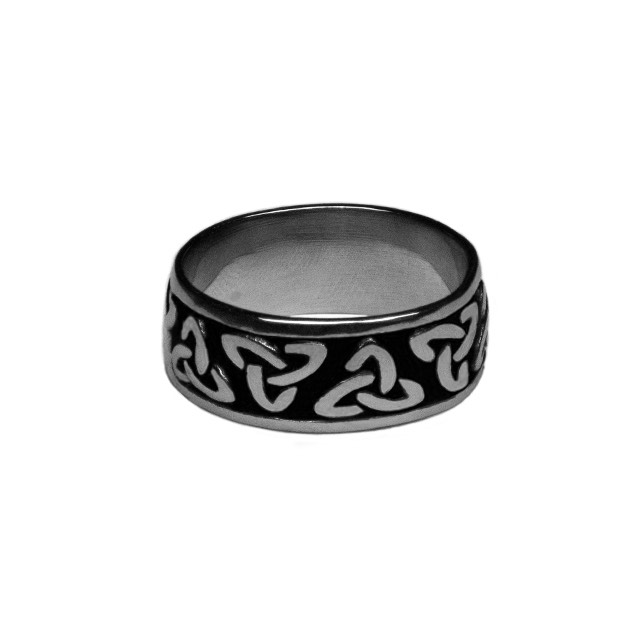 Celtic Spaced Triquetra Ring